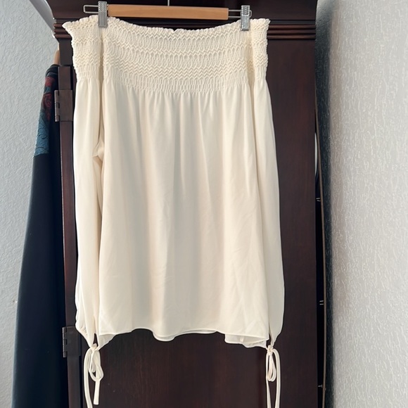 Escada cream blouse - Picture 2 of 10